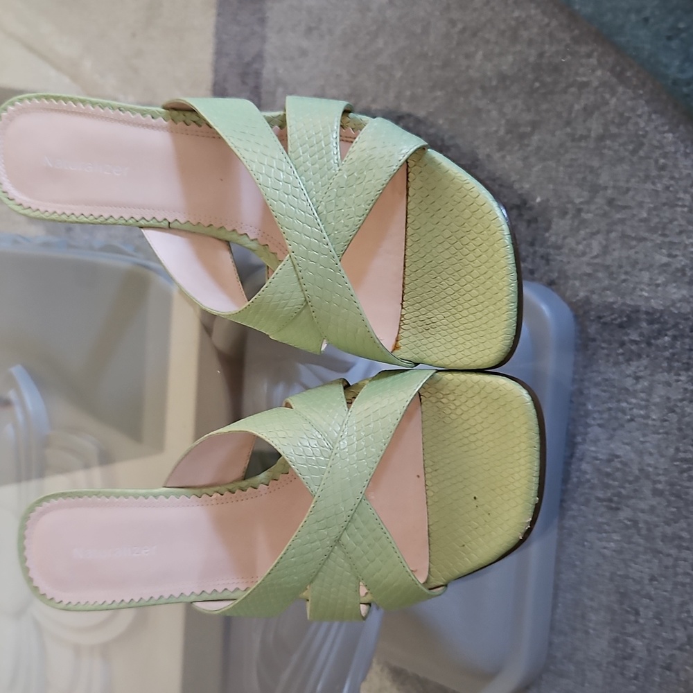 Naturalizer mint green snake bareback  shoes, size 9.5m with a 2.5 in heel.
